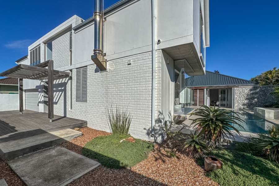 4 Bedroom Property for Sale in Summerstrand Eastern Cape